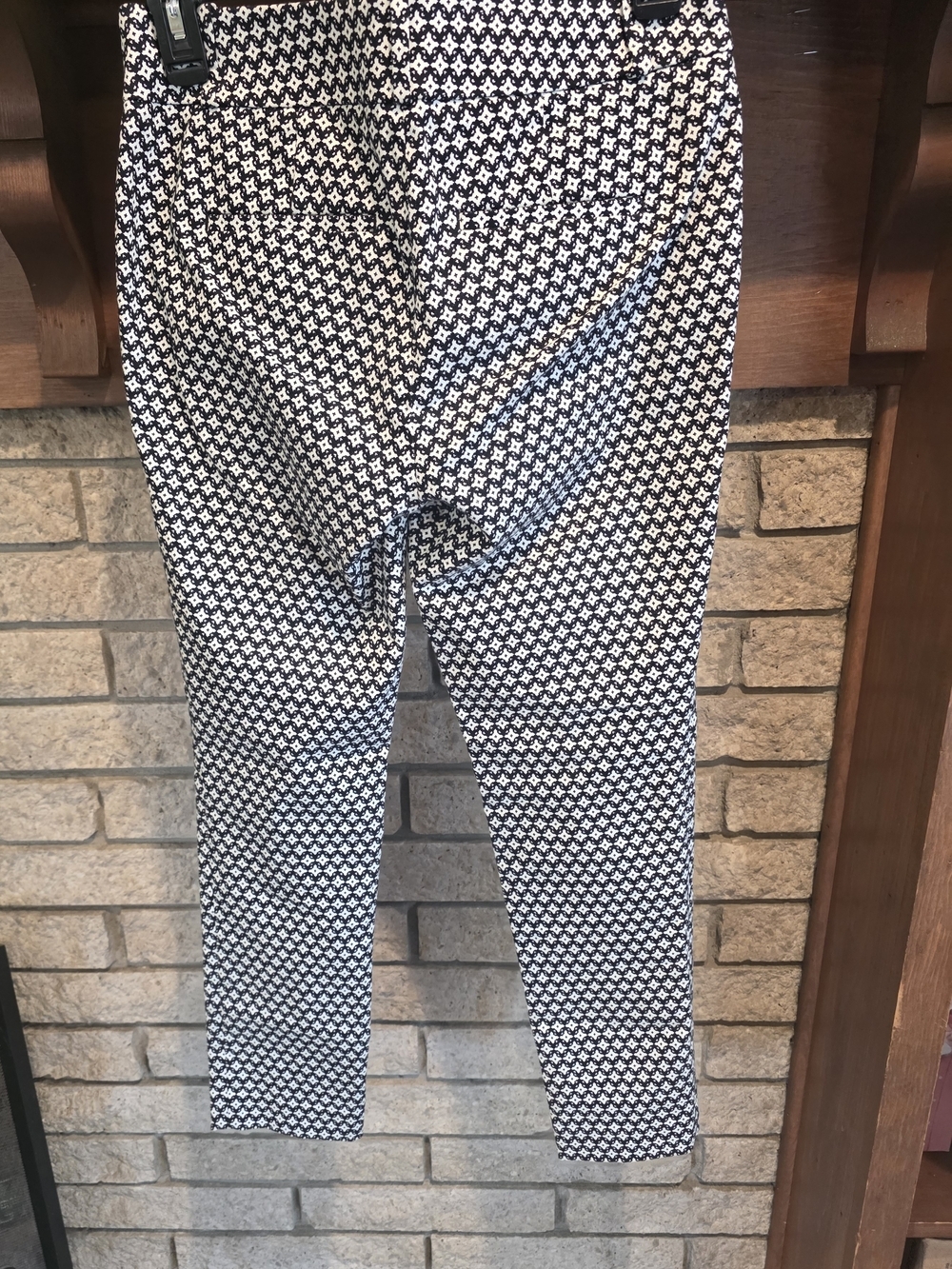 LOFT Black & White Printed Cropped Slim Ankle Pants - Picture 6 of 7
